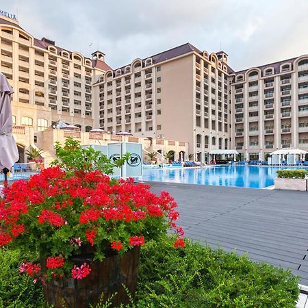 Melia Grand Hermitage All Inclusive Golden Sands Exterior foto The hotel's swimming pool