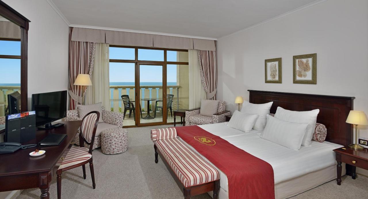 Melia Grand Hermitage All Inclusive Golden Sands Exterior foto A room at the hotel