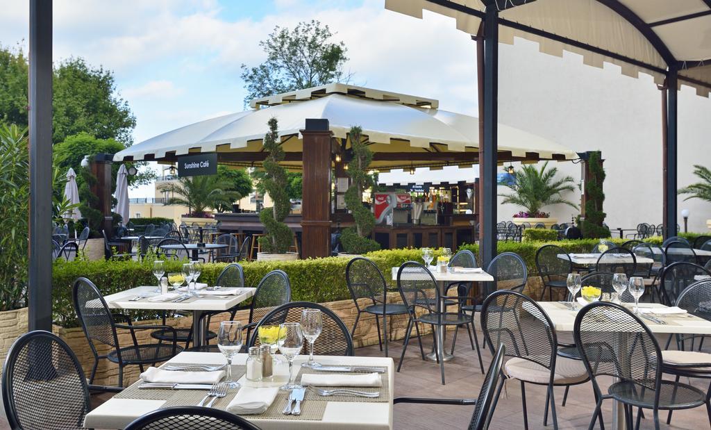Melia Grand Hermitage All Inclusive Golden Sands Exterior foto The restaurant's terrace