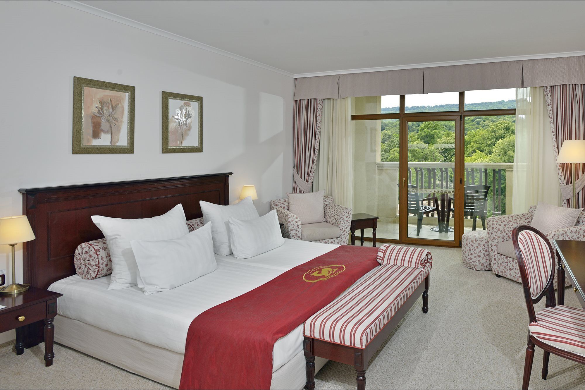 Melia Grand Hermitage All Inclusive Golden Sands Exterior foto A room at the hotel